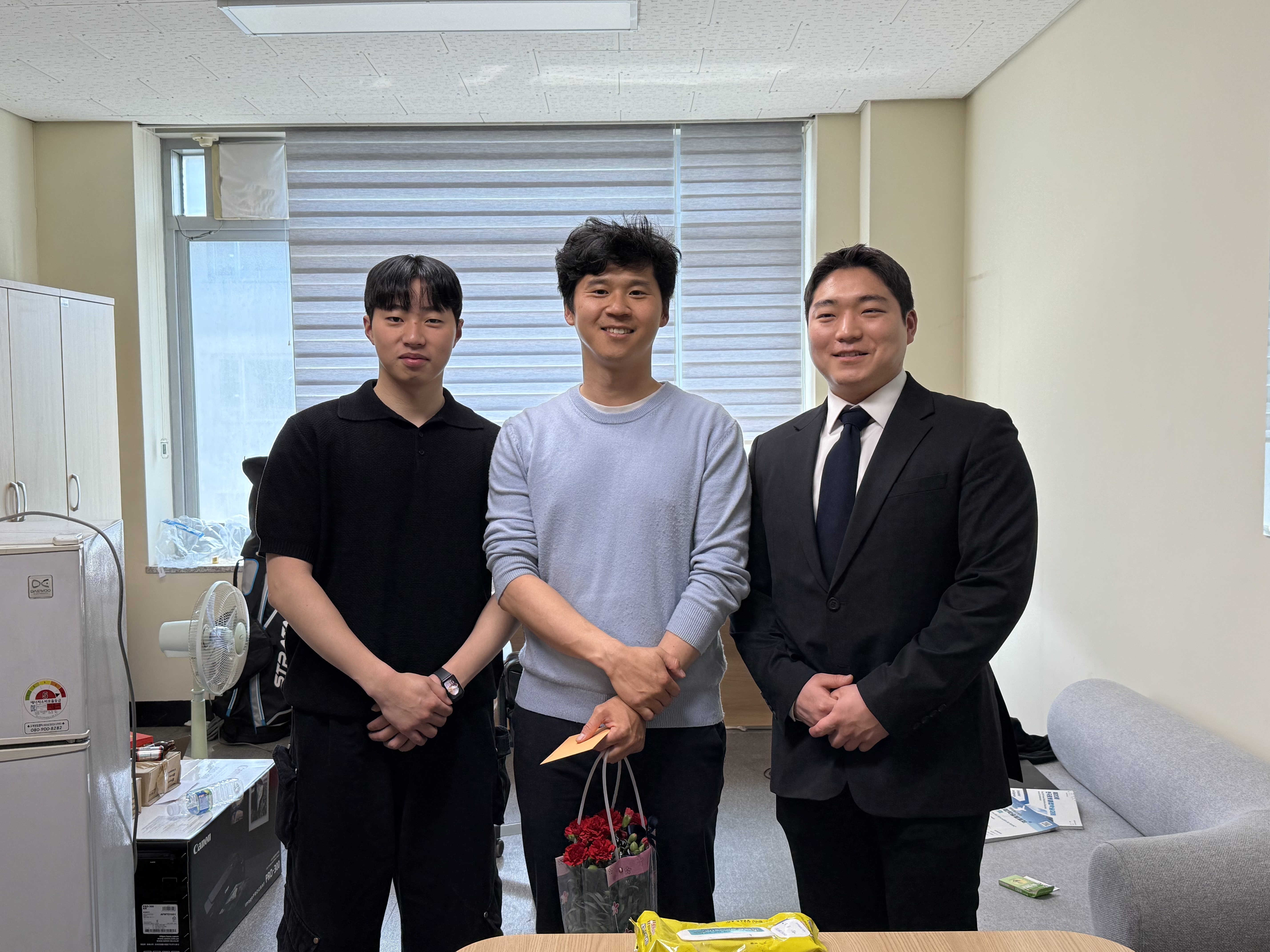 2025년 스승의날 카네이션 전달식 -이영문 교수님
